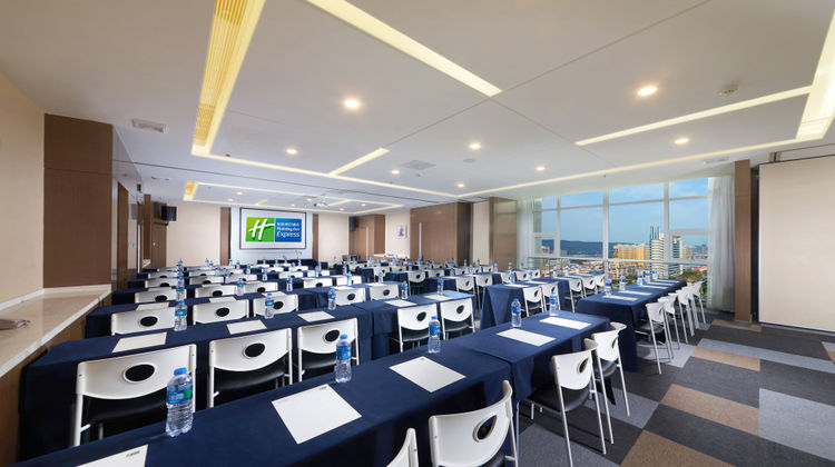 Holiday Inn Express Baoji City Meeting