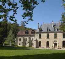 Abbaye de la Bussiere Exterior