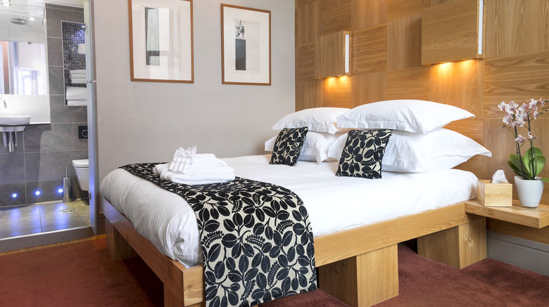 <b>Drakes Hotel Room</b>. Images powered by <a href="https://www.leonardoworldwide.com/" title="Leonardo Worldwide" target="_blank">Leonardo</a>.