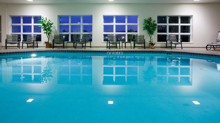 Holiday Inn Express & Stes Stevens Point Pool