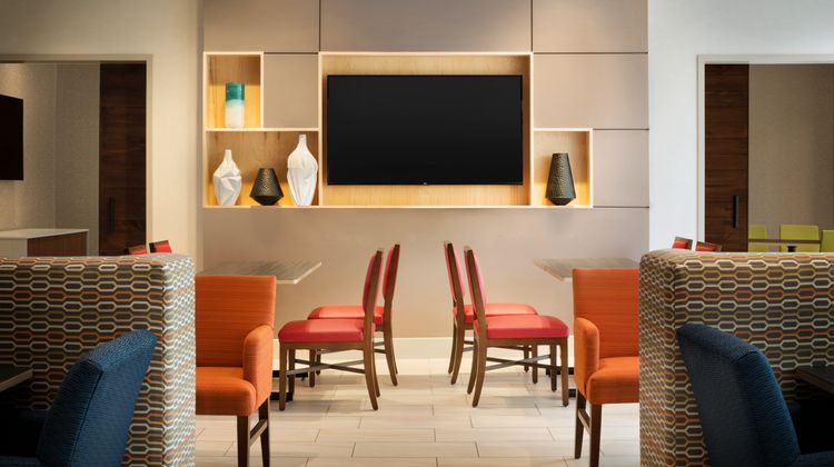 Holiday Inn Express & Stes Clear Spring Restaurant