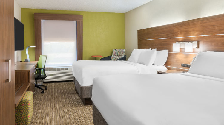 Holiday Inn Express & Suites Bentonville Room