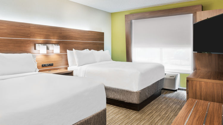 Holiday Inn Express & Suites Bentonville Room