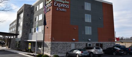 Holiday Inn Express & Suites Johnstown Exterior