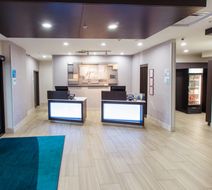 Holiday Inn Express Hotel & Suites Lobby