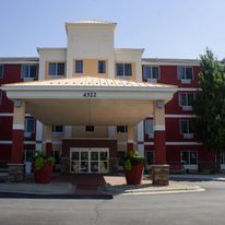 Holiday Inn Express & Suites St. Cloud