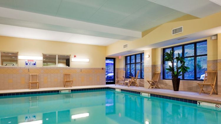 Holiday Inn Express Hotel & Suites Pool