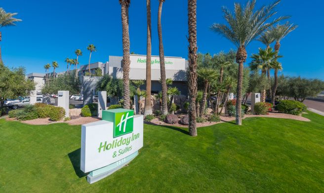 Holiday Inn & Suites Phoenix-Airport N Exterior