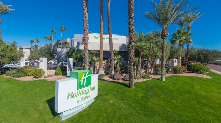 Holiday Inn & Suites Phoenix-Airport N Exterior