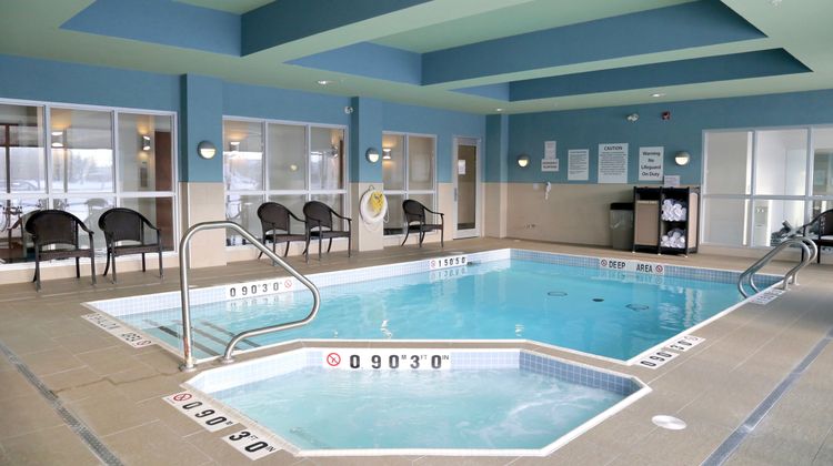 Holiday Inn Express & Suites Brampton Pool