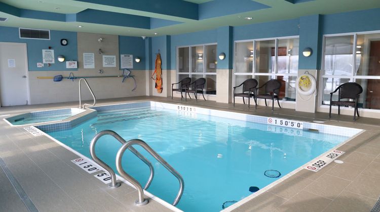 Holiday Inn Express & Suites Brampton Pool