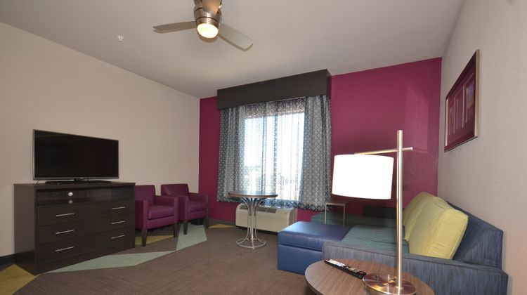 Holiday Inn Express/Stes City Mid-Arpt Room