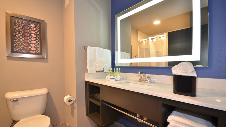 <b>Holiday Inn Express/Stes City Mid-Arpt Room</b>. Images powered by <a href="https://www.leonardoworldwide.com/" title="Leonardo Worldwide" target="_blank">Leonardo</a>.