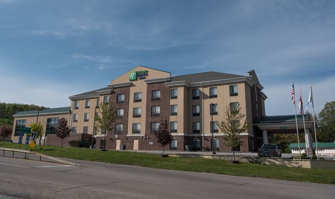 Holiday Inn Express Hotel & Suites - PA Exterior