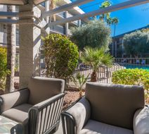 Holiday Inn & Suites Phoenix-Airport N Lobby