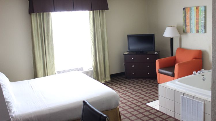 Holiday Inn Express Suite