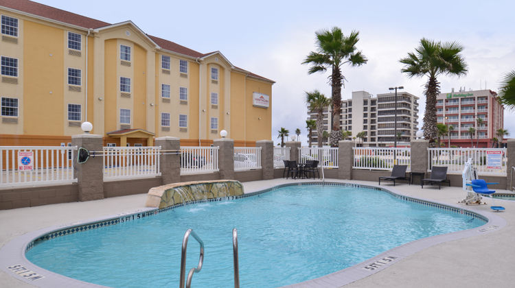 Holiday Inn Express/Stes N Padre Island Pool