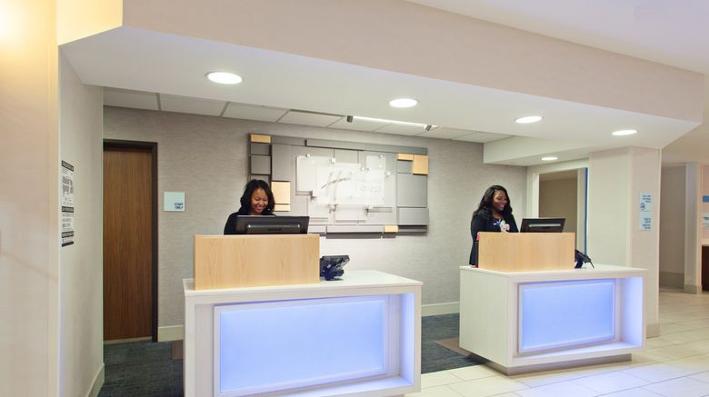 <b>Holiday Inn Express & Stes Oakland Arpt Lobby</b>. Images powered by <a href="https://leonardo.com/" title="Leonardo Worldwide" target="_blank">Leonardo</a>.