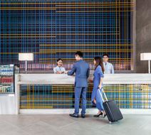 Holiday Inn Express Soi Soonvijai Lobby