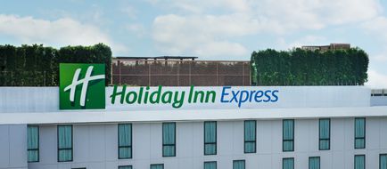 Holiday Inn Express Soi Soonvijai Exterior