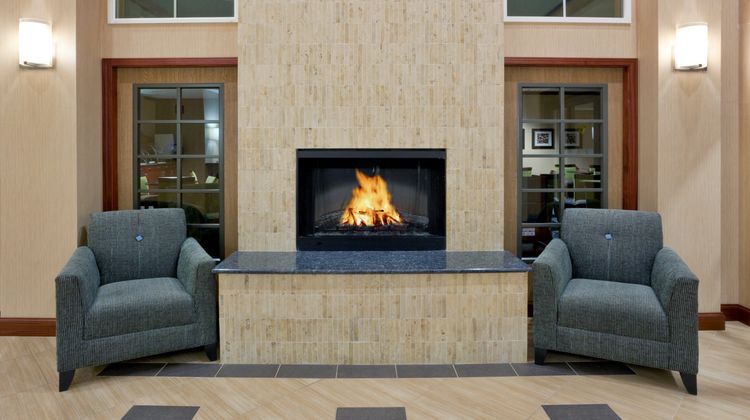 Holiday Inn Express & Suites Sequim Lobby