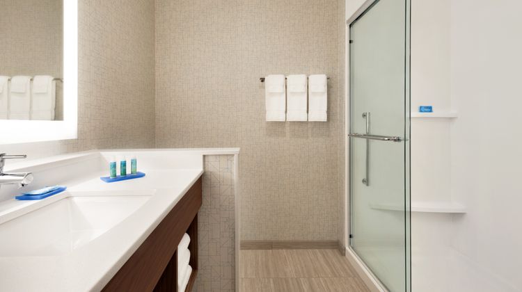 Holiday Inn Exp & Stes Cincinnati South Room