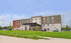 Holiday Inn Express & Suites Omaha Arpt