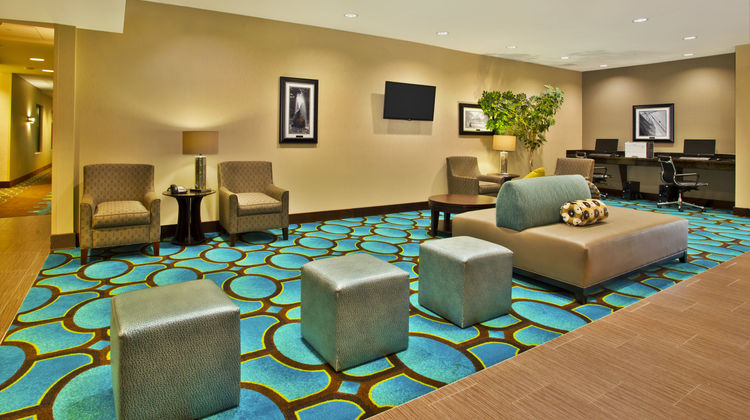 Holiday Inn Express Hastings Lobby