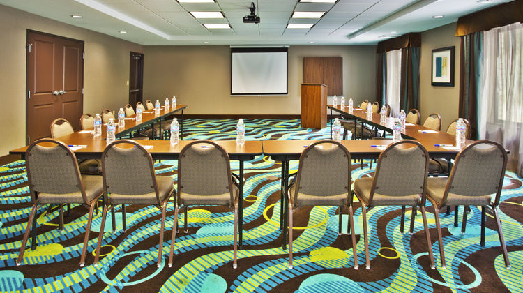 Holiday Inn Express Hastings Meeting