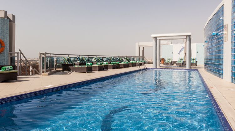 Holiday Inn Dubai-Al Barsha Pool