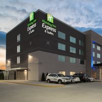 Holiday Inn Express/Suites Kingdom City