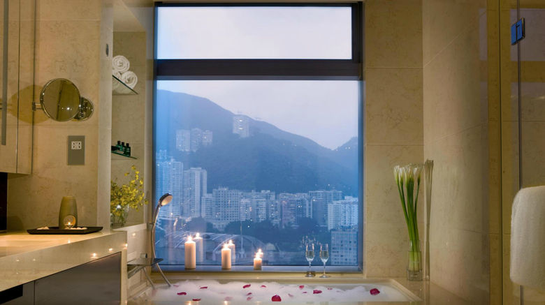 <b>Crowne Plaza Hong Kong Causeway Bay Room</b>. Images powered by <a href="https://www.leonardoworldwide.com/" title="Leonardo Worldwide" target="_blank">Leonardo</a>.