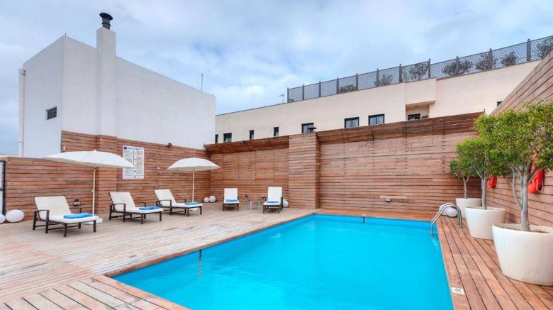 <b>Hotel Ceuta Puerta de Africa Pool</b>. Images powered by <a href="https://www.leonardoworldwide.com/" title="Leonardo Worldwide" target="_blank">Leonardo</a>.