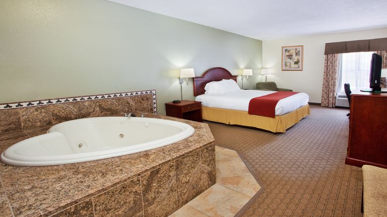 <b>Holiday Inn Express Suite</b>. Images powered by <a href="https://www.leonardoworldwide.com/" title="Leonardo Worldwide" target="_blank">Leonardo</a>.