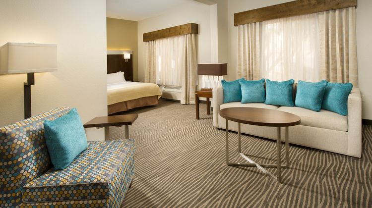Holiday Inn El Paso Airport Suite