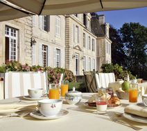 Chateau de Curzay Exterior
