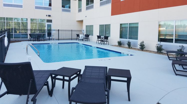 Holiday Inn Express/Stes Carrollton West Pool