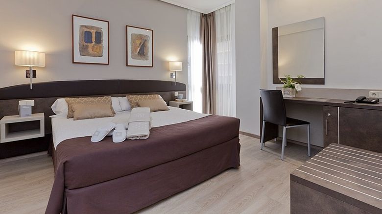 <b>Hotel Villamadrid Room</b>. Images powered by <a href="https://www.leonardoworldwide.com/" title="Leonardo Worldwide" target="_blank">Leonardo</a>.