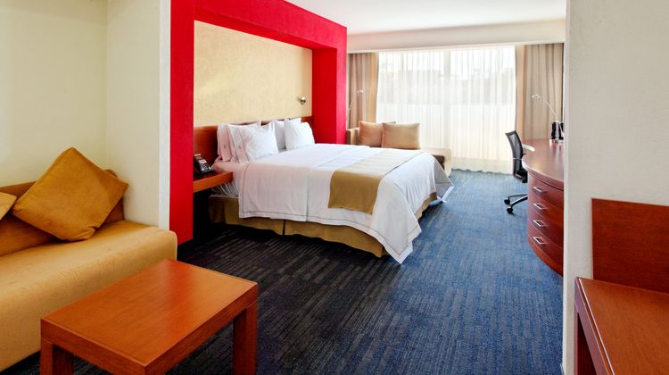Holiday Inn Express Guadalajara Expo Suite