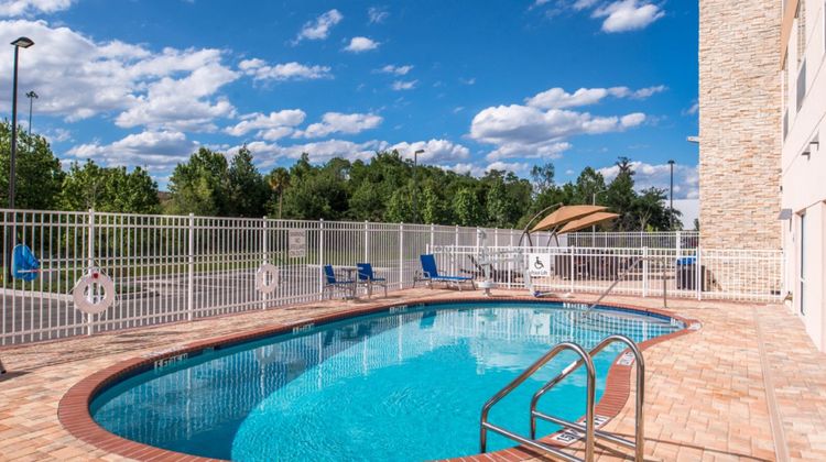 Holiday Inn Express/Suites Wesley Chapel Pool