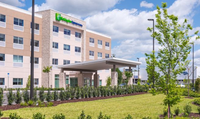 Holiday Inn Express/Suites Wesley Chapel Exterior