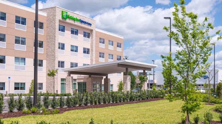 Holiday Inn Express/Suites Wesley Chapel Exterior