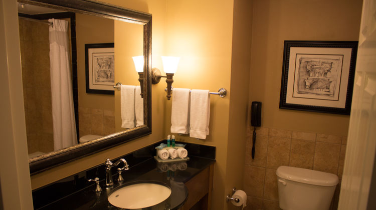 Holiday Inn Express Historic District Room