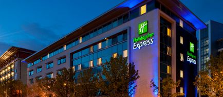 Holiday Inn Express City Centre Exterior