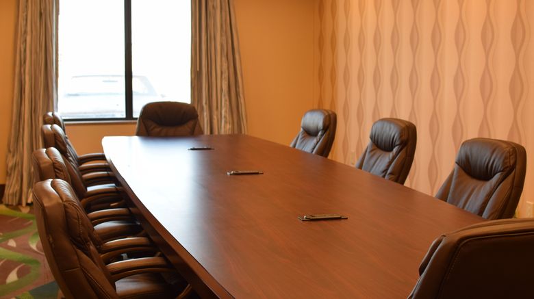 <b>Holiday Inn Express & Suitess Pratt Meeting</b>. Images powered by <a href="https://www.leonardoworldwide.com/" title="Leonardo Worldwide" target="_blank">Leonardo</a>.