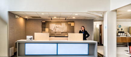 Holiday Inn Express CLT Arpt Belmont Lobby