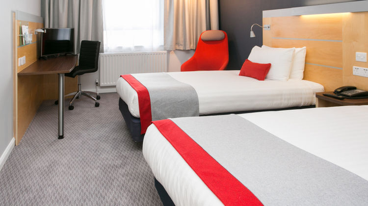 Holiday Inn Express Antrim Room