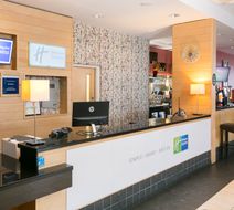 Holiday Inn Express Antrim Lobby