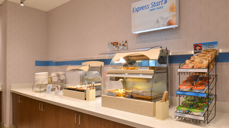 Holiday Inn Express & Suites Omaha Arpt Restaurant