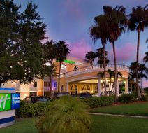 Holiday Inn Express Miami - Doral Exterior